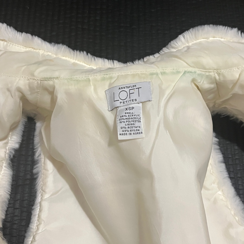 Loft White Faux Fur Vest - Picture 4 of 4